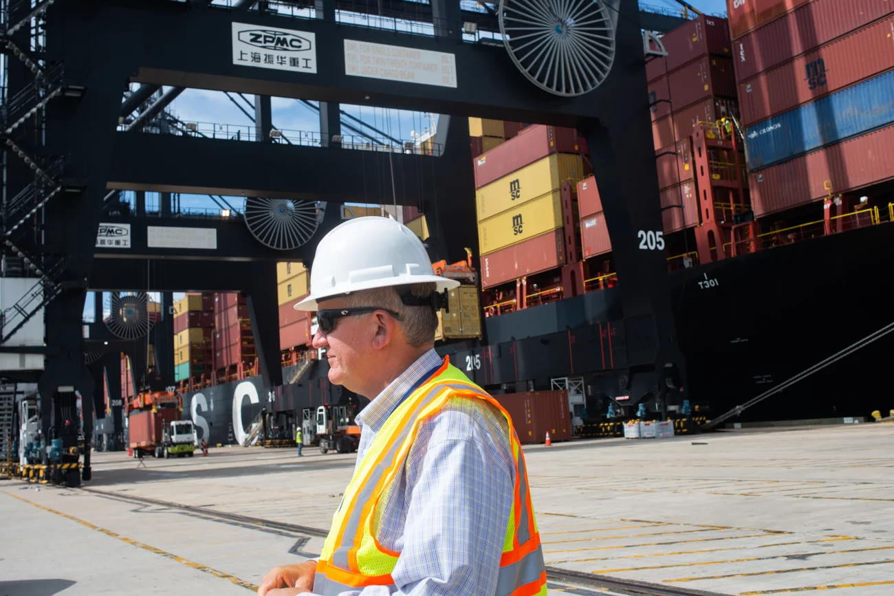 休斯顿港口的供应链瓶颈导致货物积压