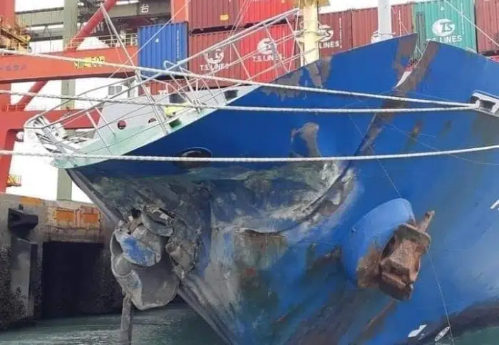 集装箱船在台中港撞上码头