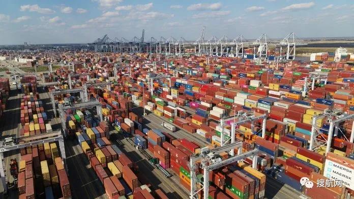 宁波舟山港今年集装箱吞吐量已超2000万标箱